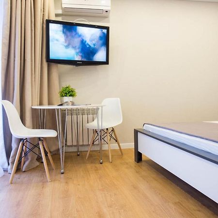 New Studio In The City Center - Mykoly Khvylovoho Str 5-2 ハルキウ エクステリア 写真